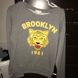 Women’s Forever 21 Sweatshirt